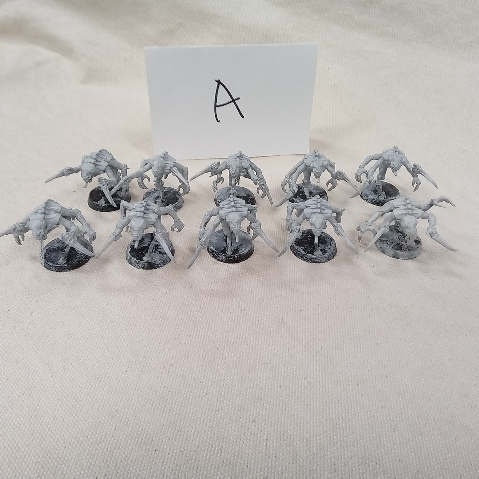 Warhammer 40k Tyranids Genestealers, lot of 10, primed grey, lot A