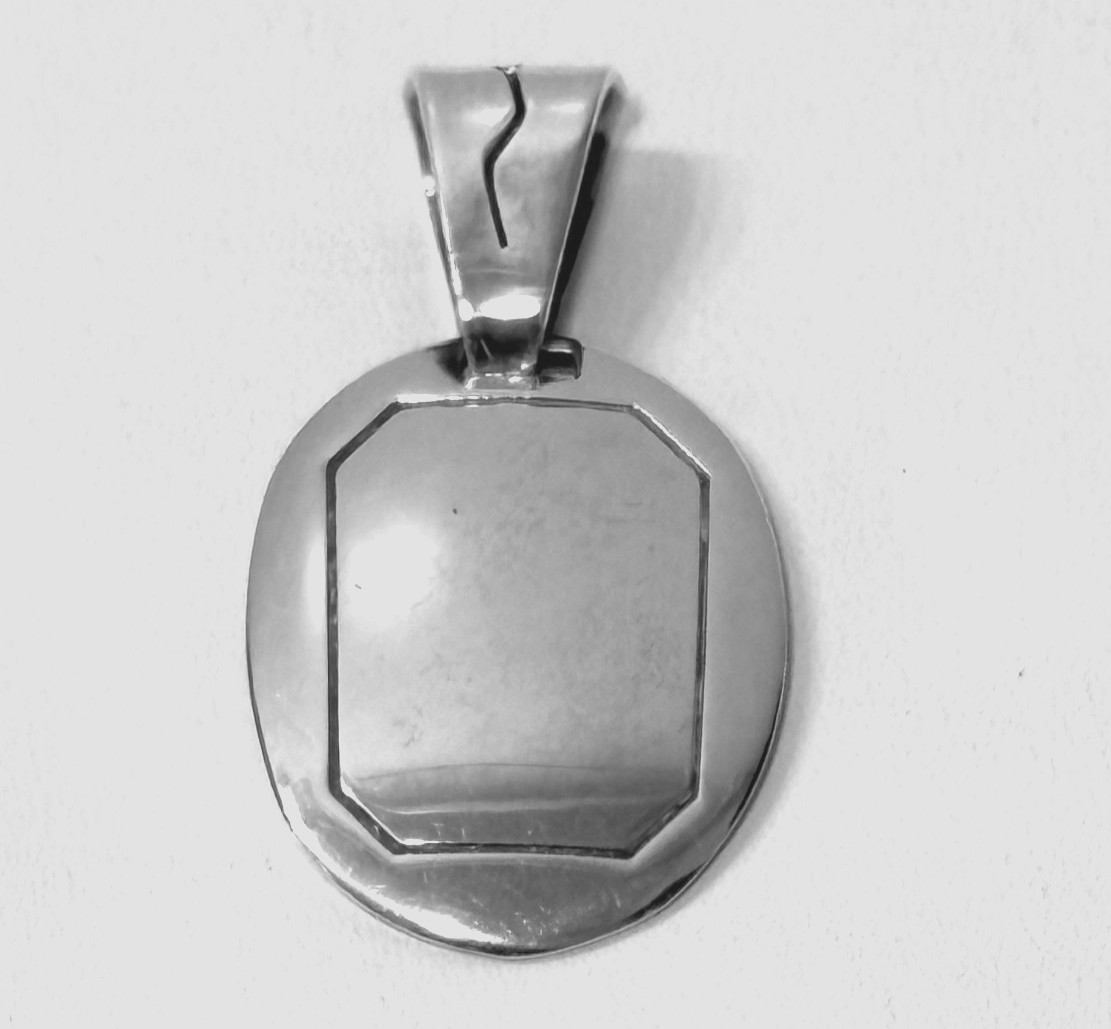 925 STERLING SILVER OVAL PENDANT WITH SQUARE ETCHING
