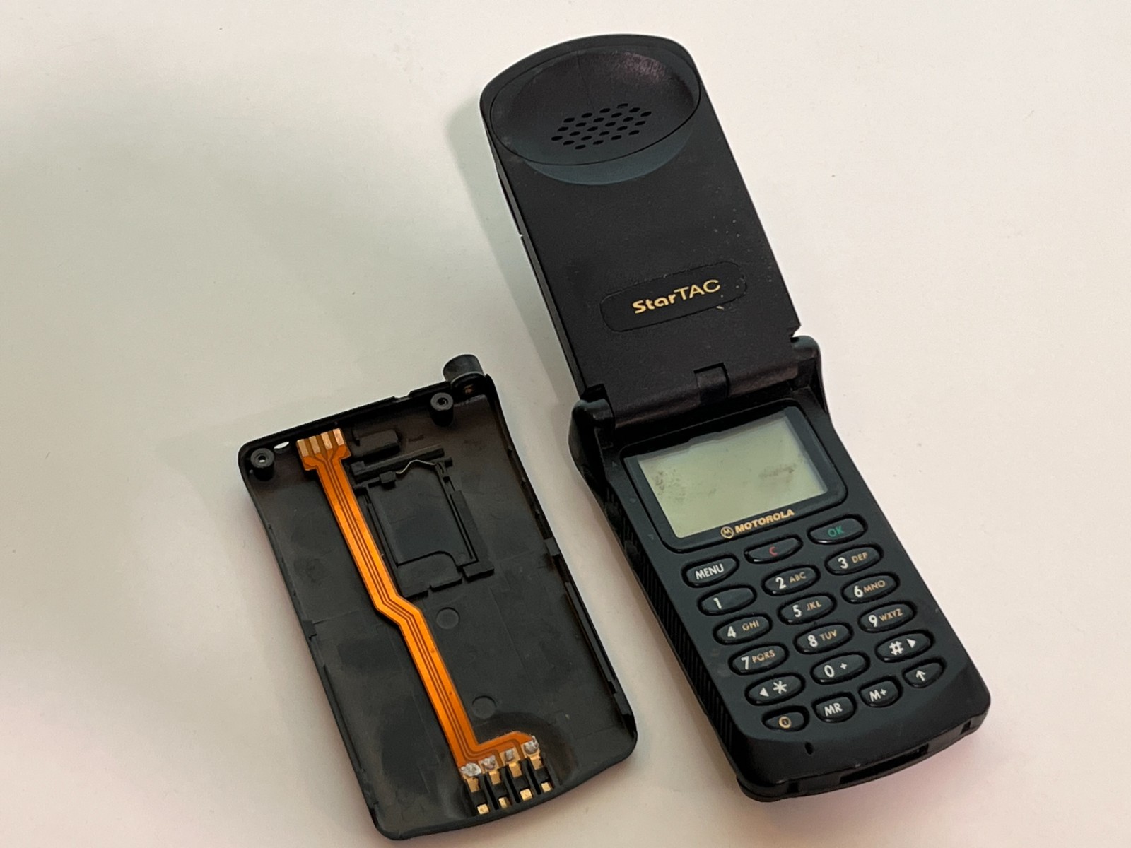 Motorola StarTac – Black Color - Vintage  Cell phones Parts incomplete