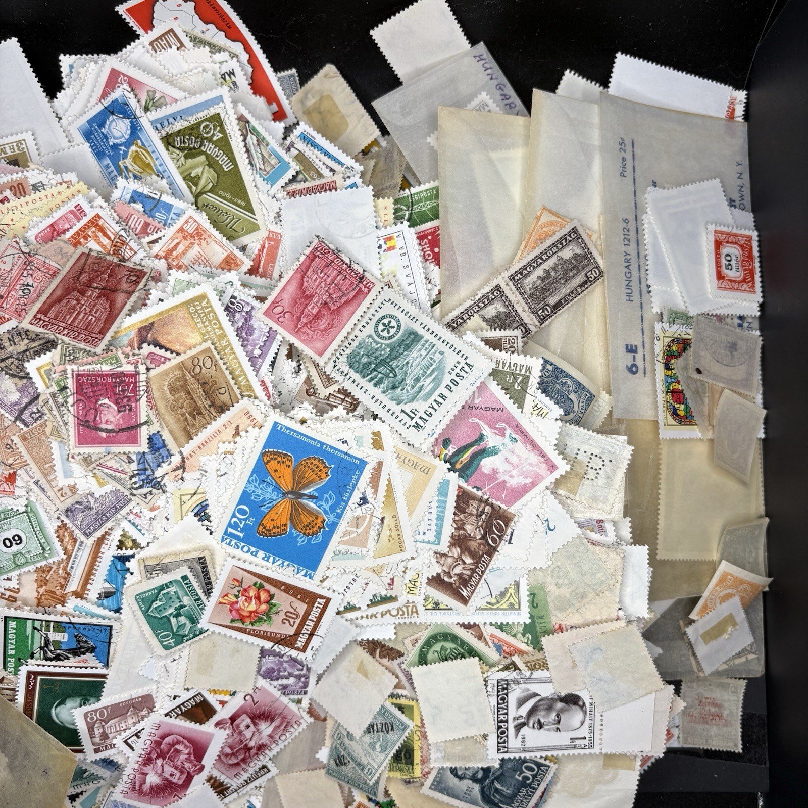 Hungary - Mixed Stamp Lot - Lots To Check Out Here !  Great Price ! 1x20g Pack