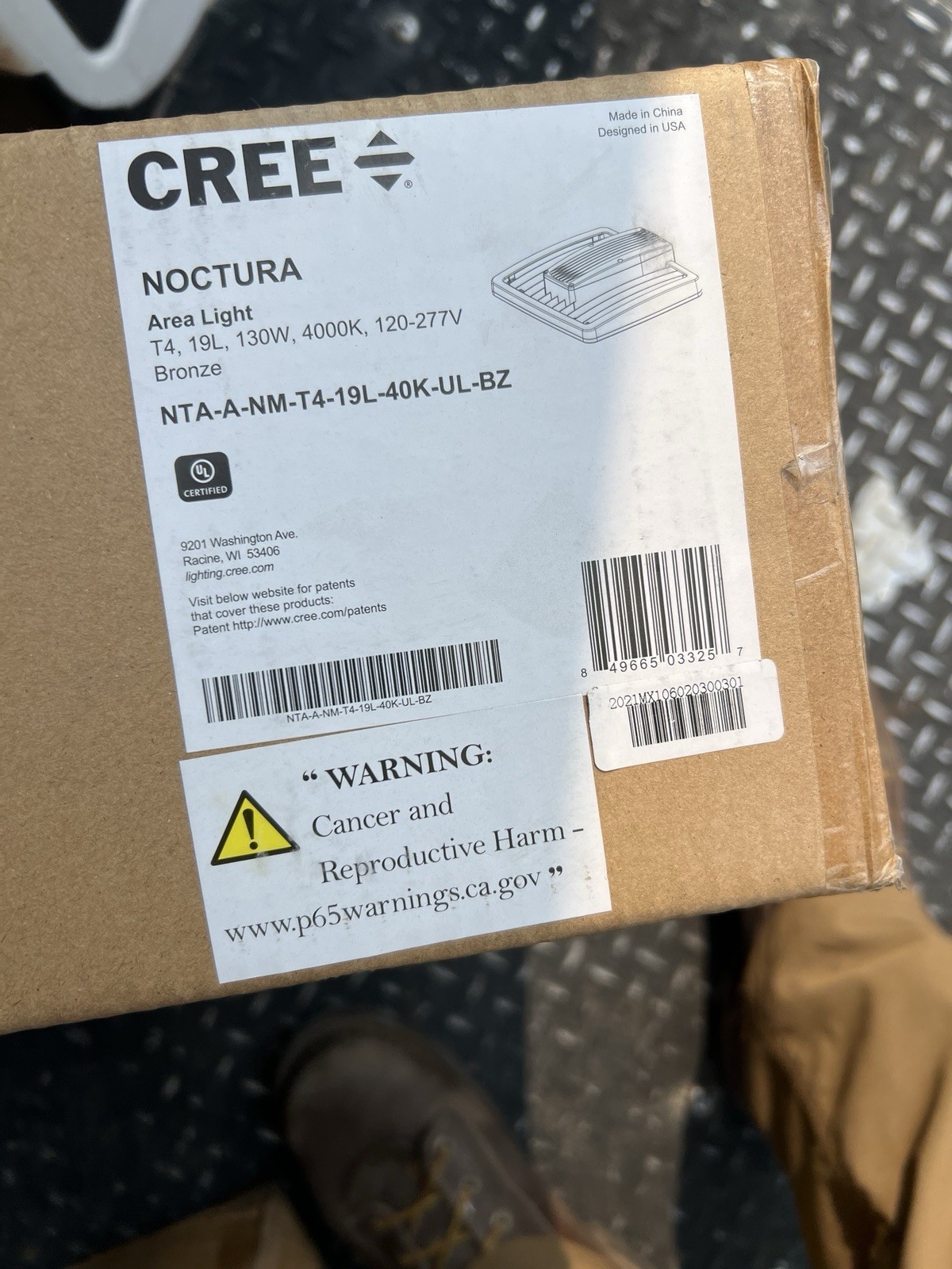 Cree Noctura Area Light NTA-A-NM-T4-19L-UL-BZ