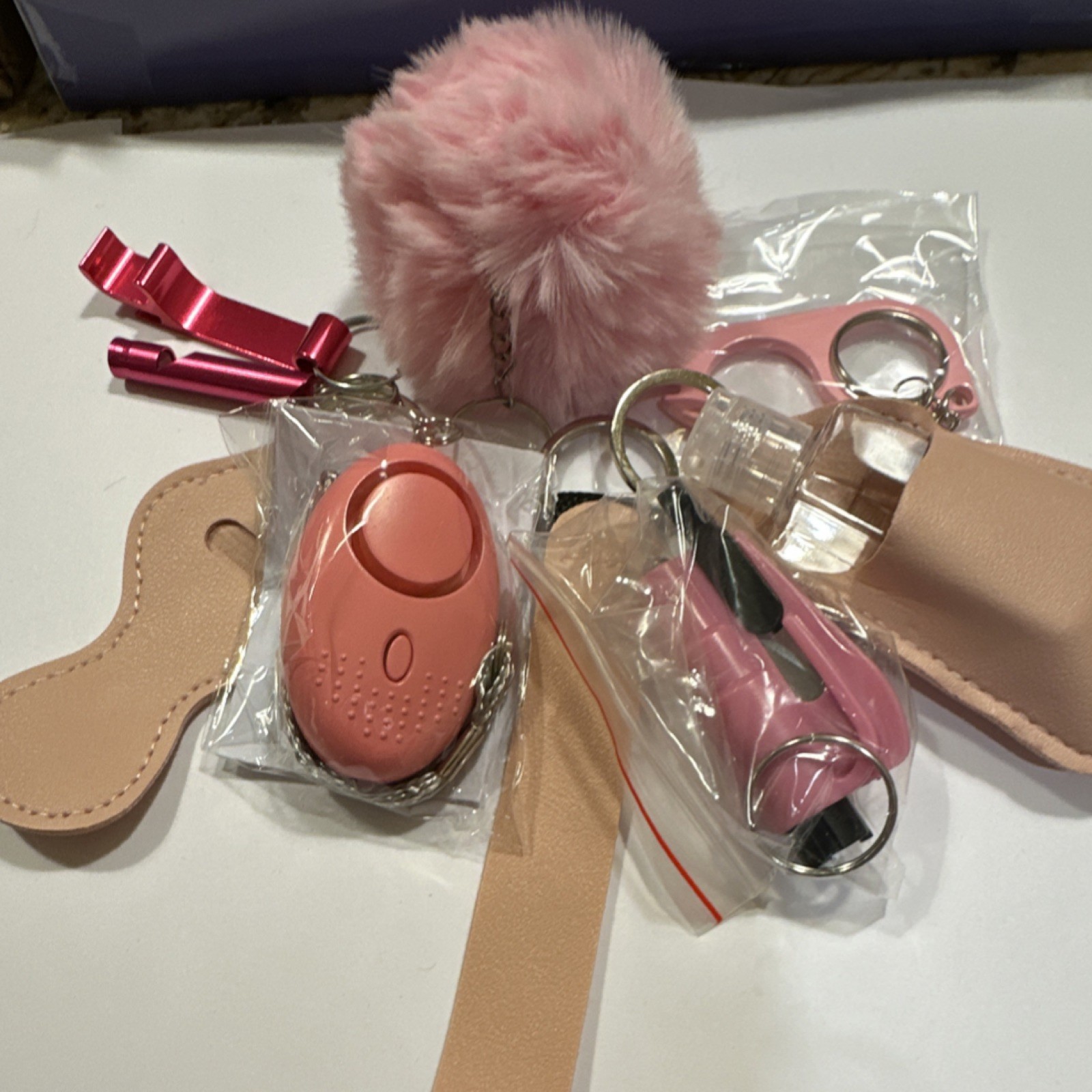 Personal Security Keychain Set with Alarm, Pom-Pom, Safety Accessories, Pink
