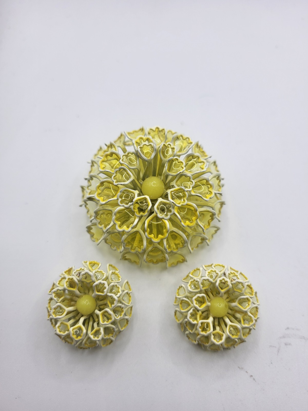 Vintage MCM Yellow/White Flower Brooch/Pin with Matching Clip-On Earrings