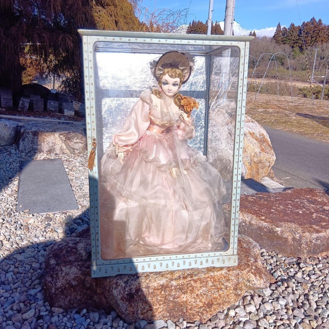 Pink dress doll in glass case #QYHLN0