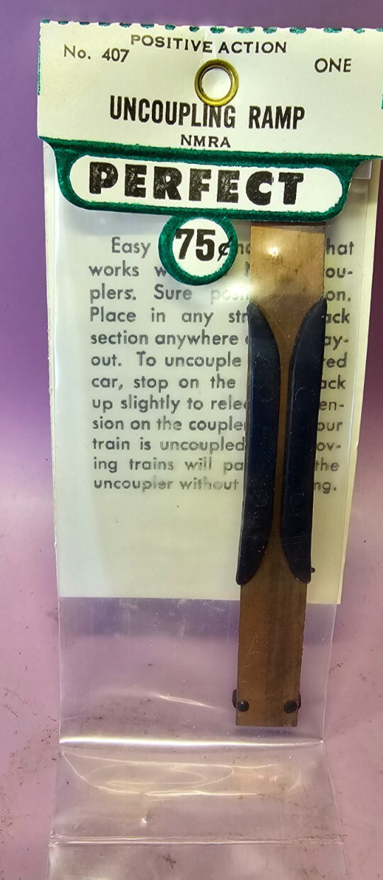 Vintage PERFECT UNCOUPLING RAMP No. 407 Positive Action Train Engine Accessory