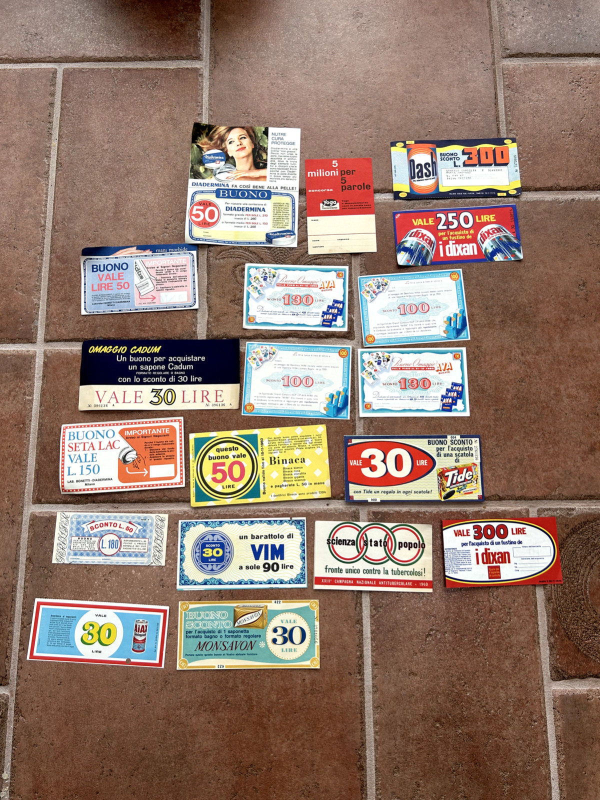 LOT 19 COUPONS DISCOUNT VOUCHER DETERGENTS 60s VINTAGE COUPONS