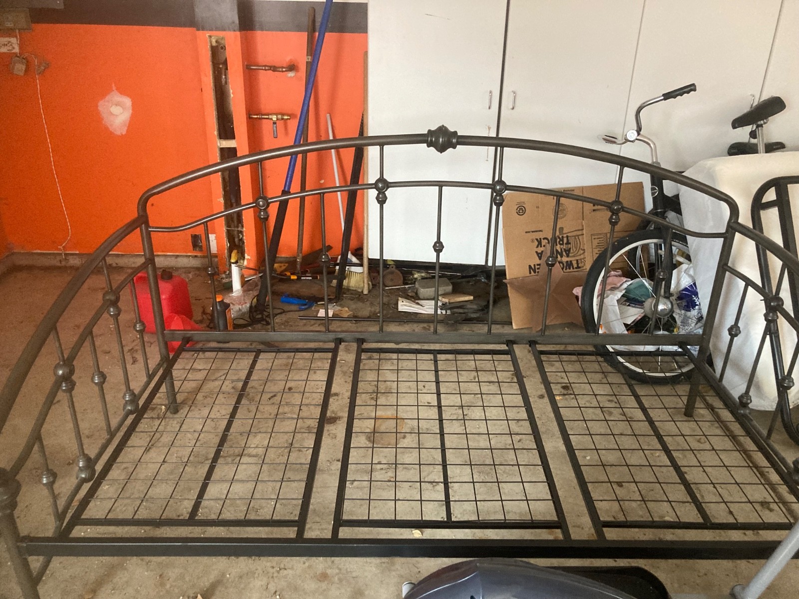 Nice Daybed - local pick up only in SW Chicago suburb