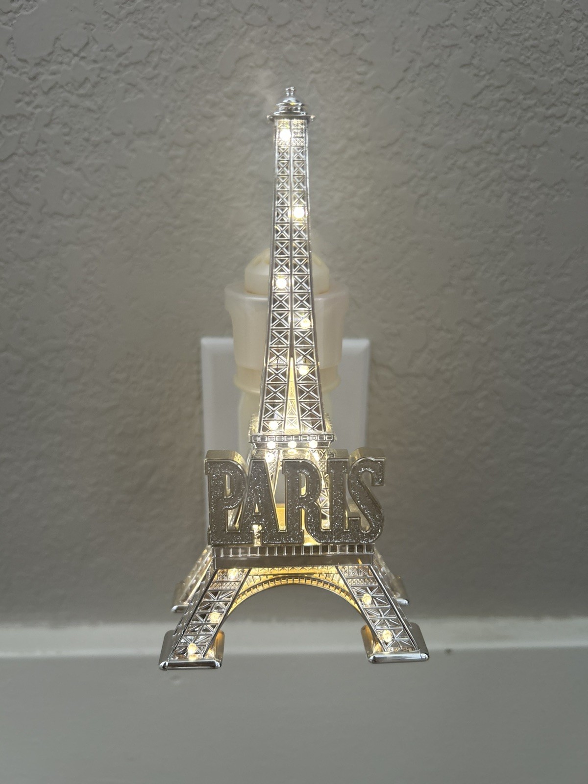 BATH & BODY WORKS PARIS EIFFEL TOWER NIGHTLIGHT WALLFLOWER FRAGRANCE PLUG HOLDER