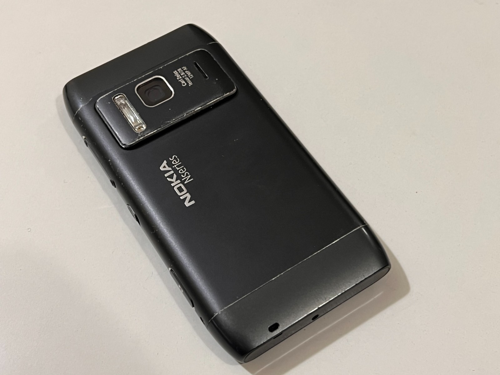 Original Nokia N8 Gray Unlocked Vintage cell phone Untested