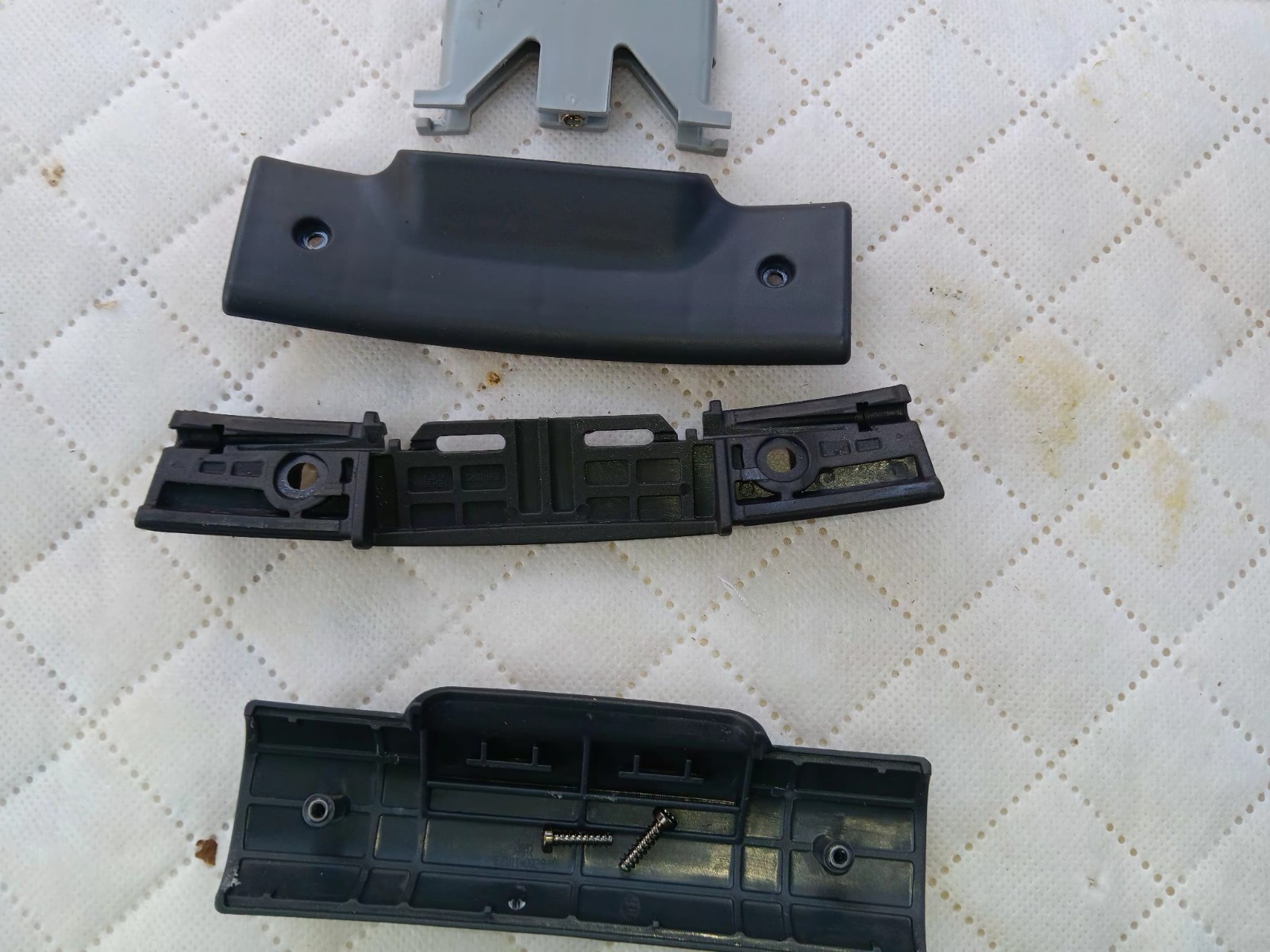 UPPAbaby VISTA 2015 AND LATER MAIN SEAT  FRAME Handle SQUEEZE BUTTON Assembly