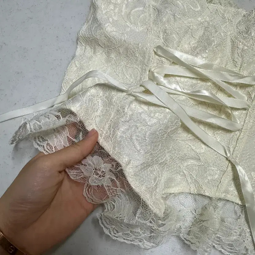 New Lace V-neck Blouse with Ribbons