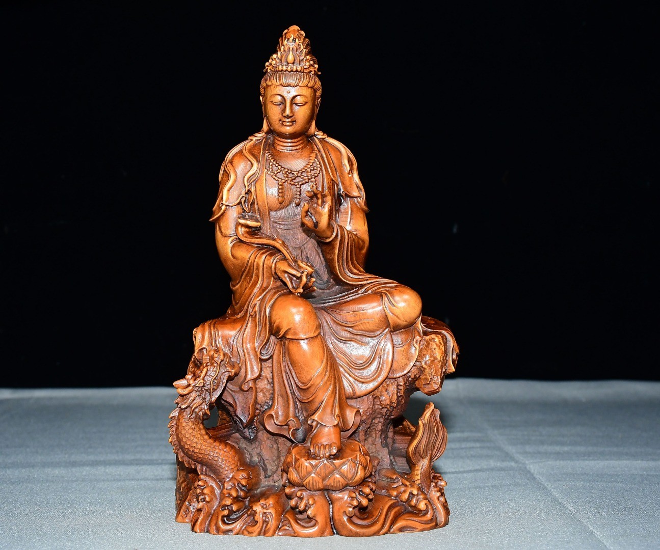 Exquisite Small Leaf Boxwood Dragon and Guanyin Ornament