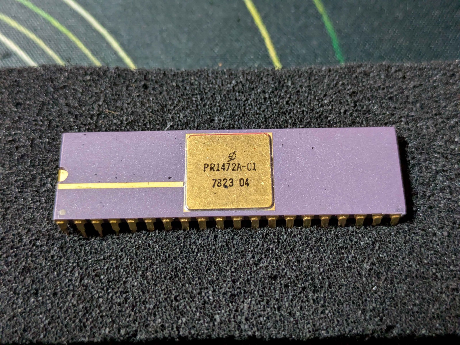 [New Old Stock/NOS] PR1472A - Ceramic Package with Gold Pins