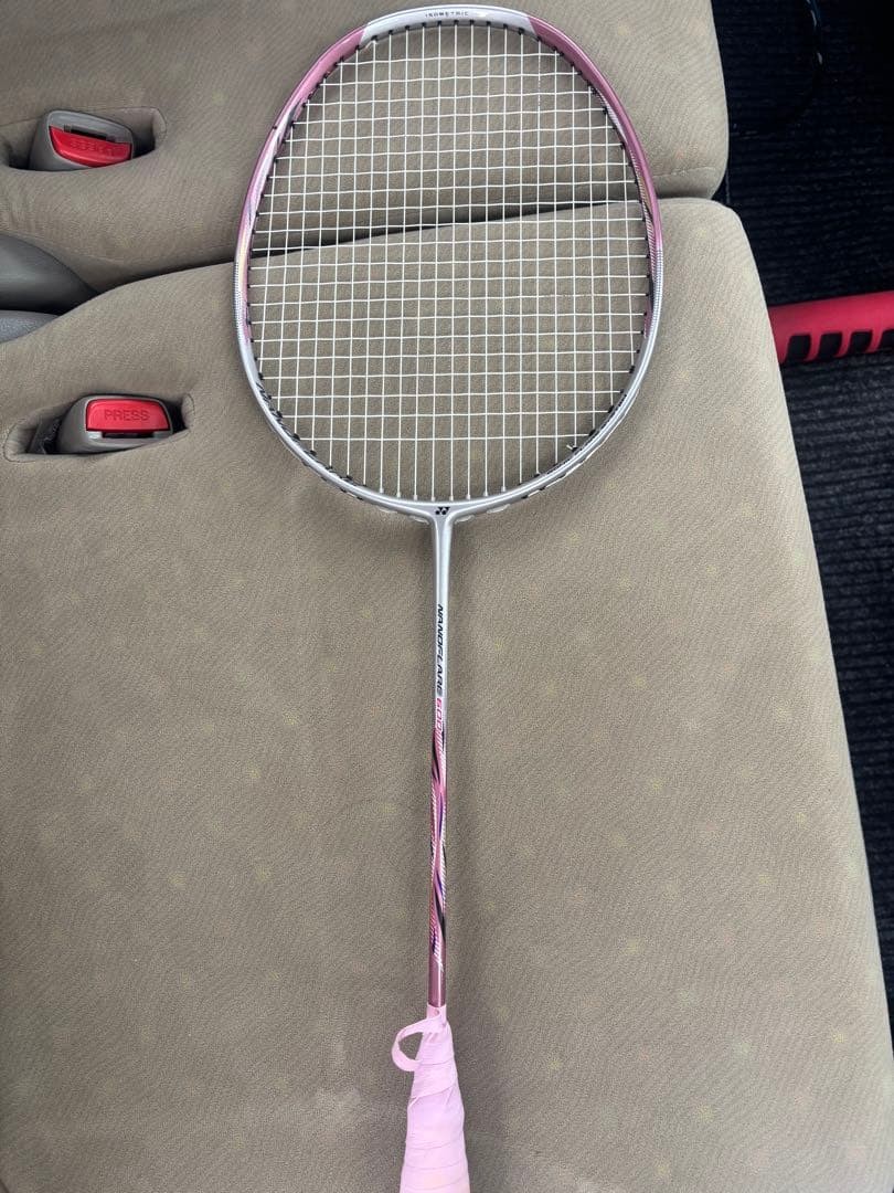 YONEX Nanoflare 600 5U Pink Oval Badminton Racket with Strings - Used