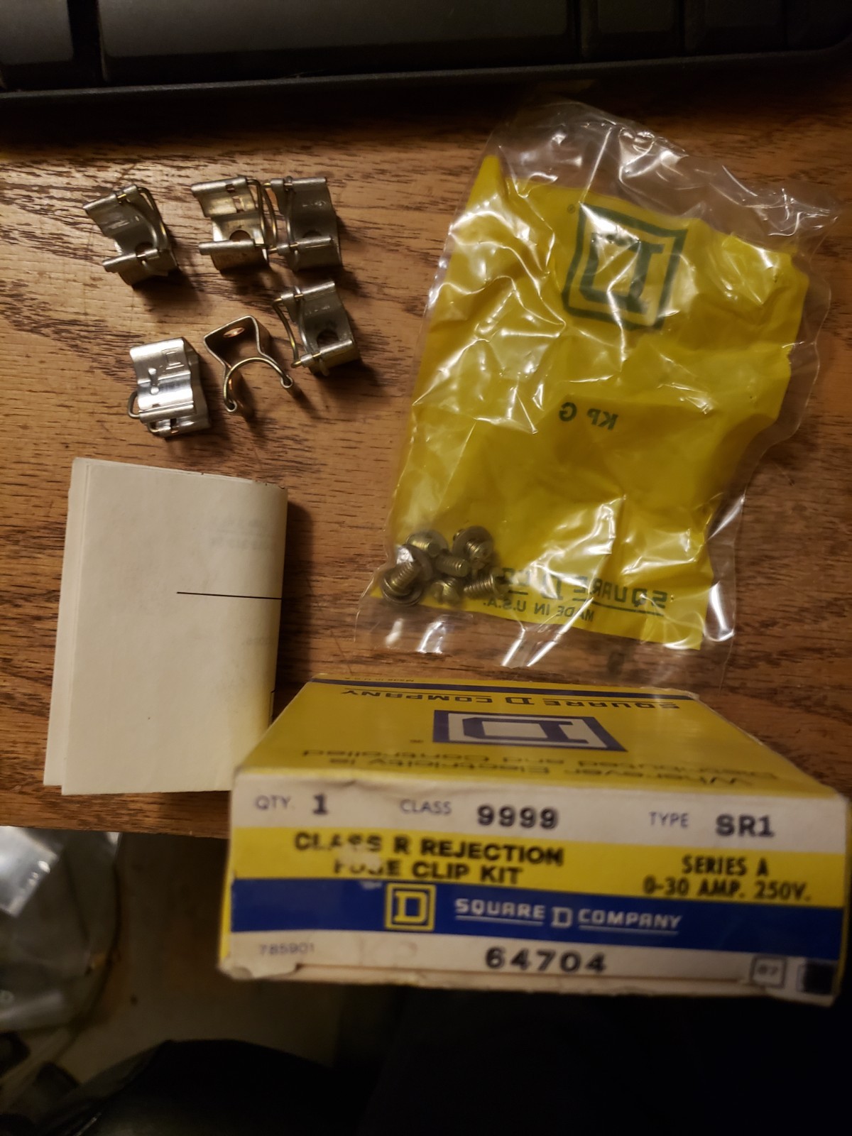 NEW Square D Class 9999 Type SR-1 Class R Rejection Fuse Clip Kit 64704 30A 250V