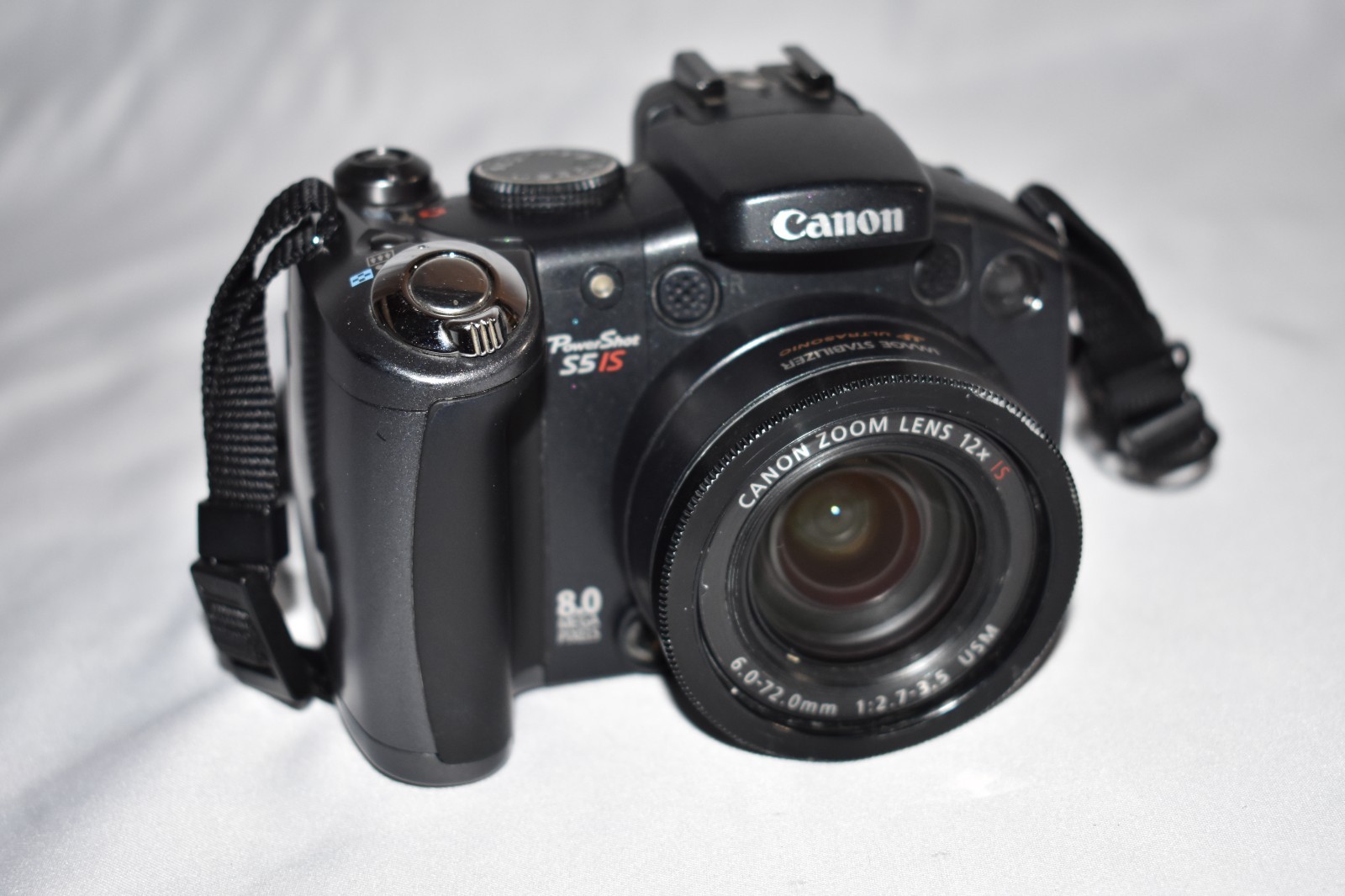 Canon PowerShot S5IS Digital Camera -8.0 Mega Pixels - Working