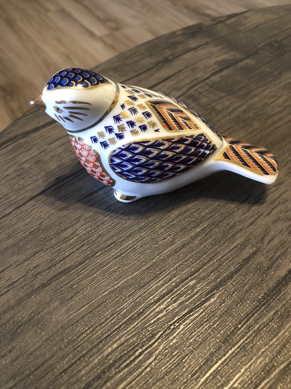 VINTAGE PORCELAIN GILT PAINTED POTTERY BIRD STATUE FIGURINE