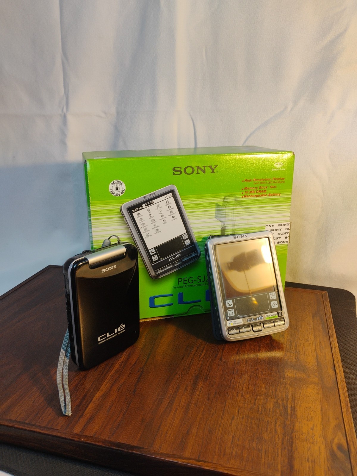 🔥2 Sony Clie 1 PEG-SJ20 & SJ33/U Personal Entertainment Organizers Untested 