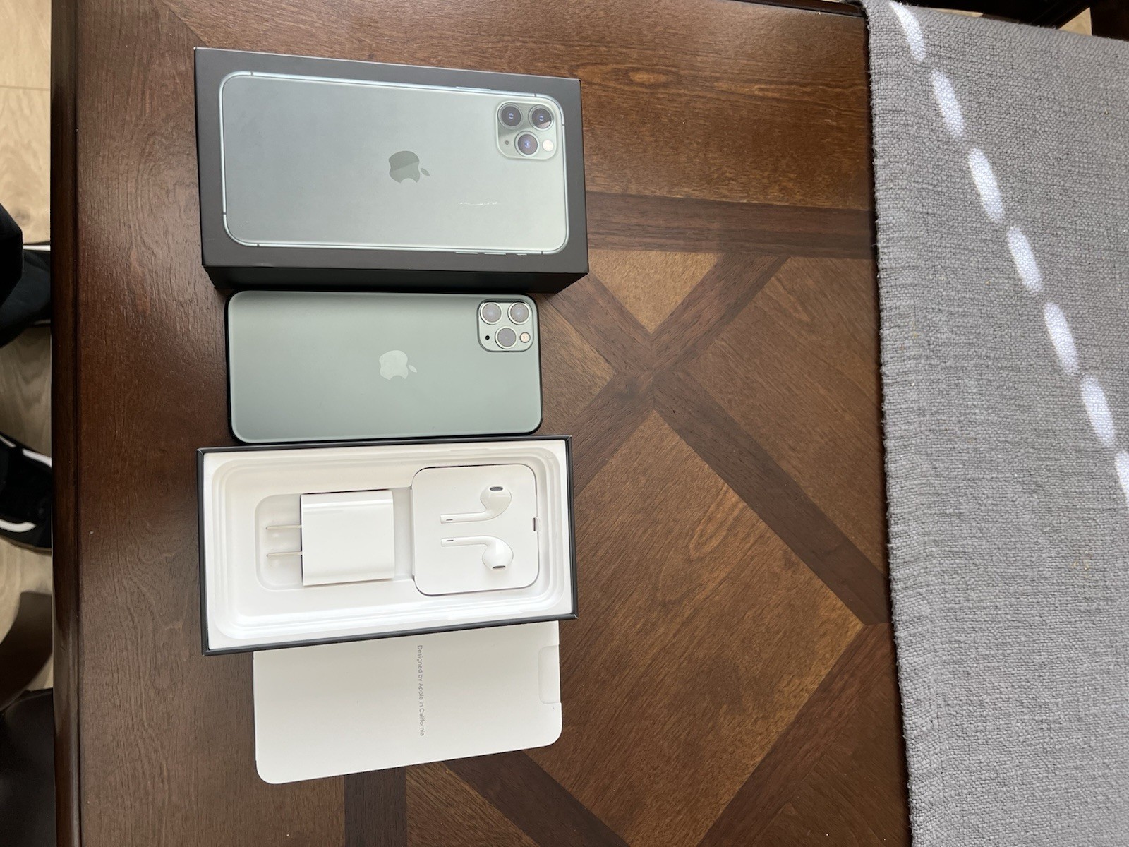 Apple iPhone 11 Pro Max 256GB Midnight Green Unlocked Smartphone