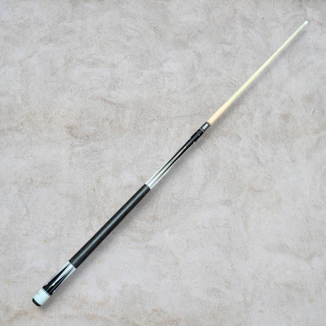 Quantum billiard cue, used, small scratches, clean, includes shaft only rr2