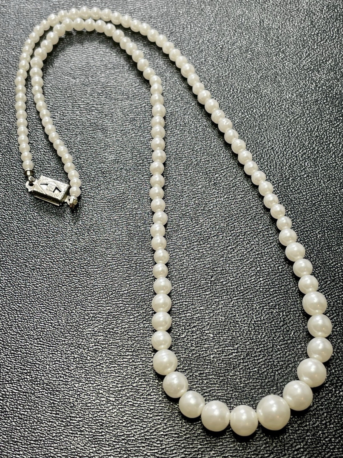 Vintage Signed JAPAN Graduated Faux Pearl Necklace 18”