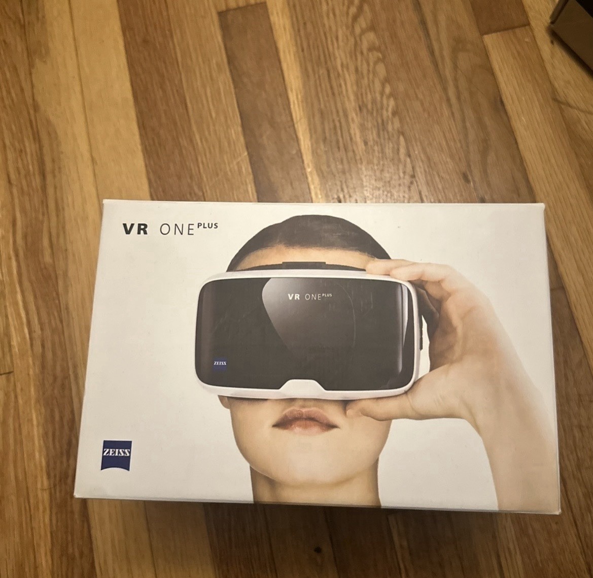 ZEISS VR One Plus Smartphone VR Headset White Black for Smartphones