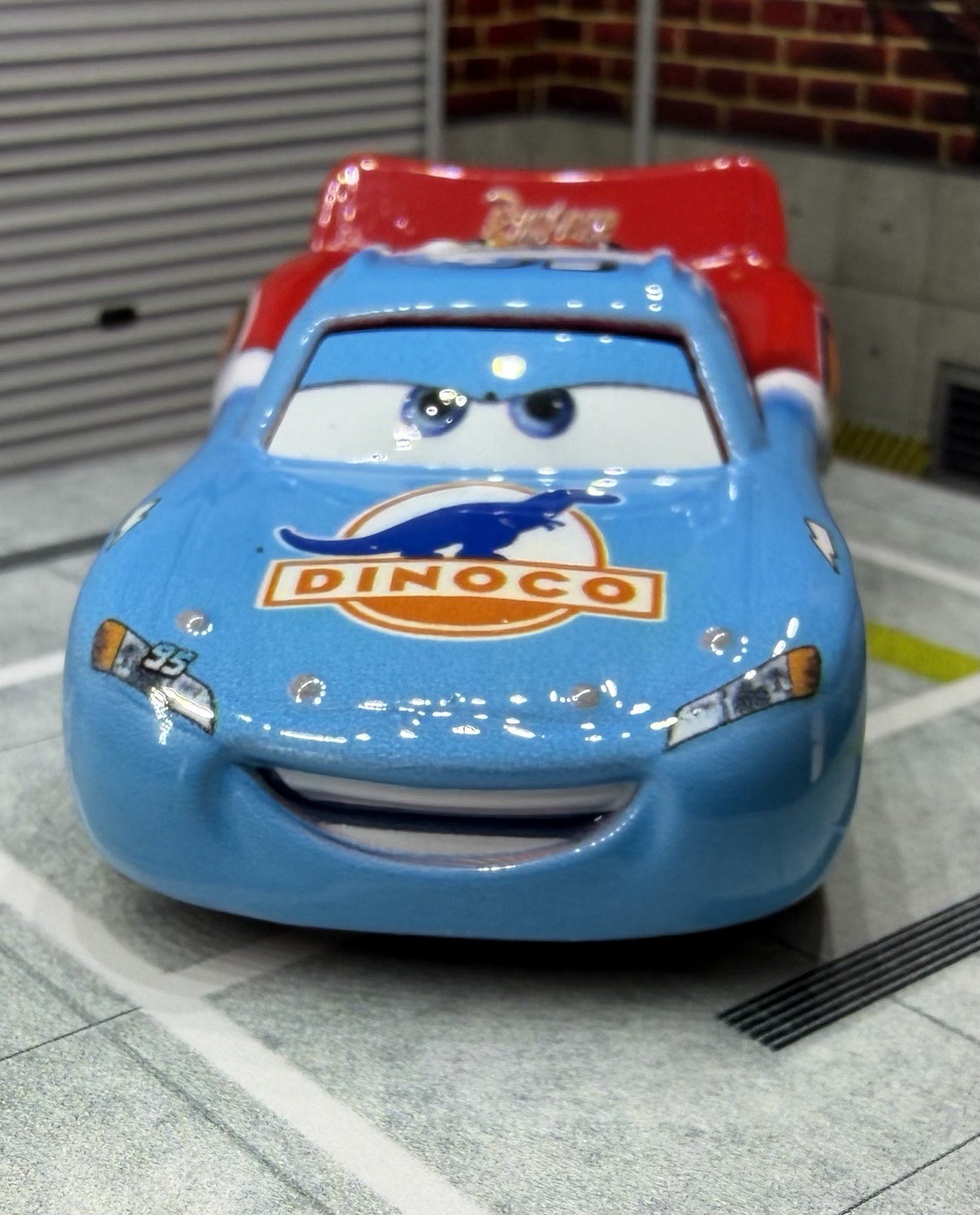 Disney Pixar Cars TRANSFORMING LIGHTNING MCQUEEN #95 Dinoco & Rust-eze Loose