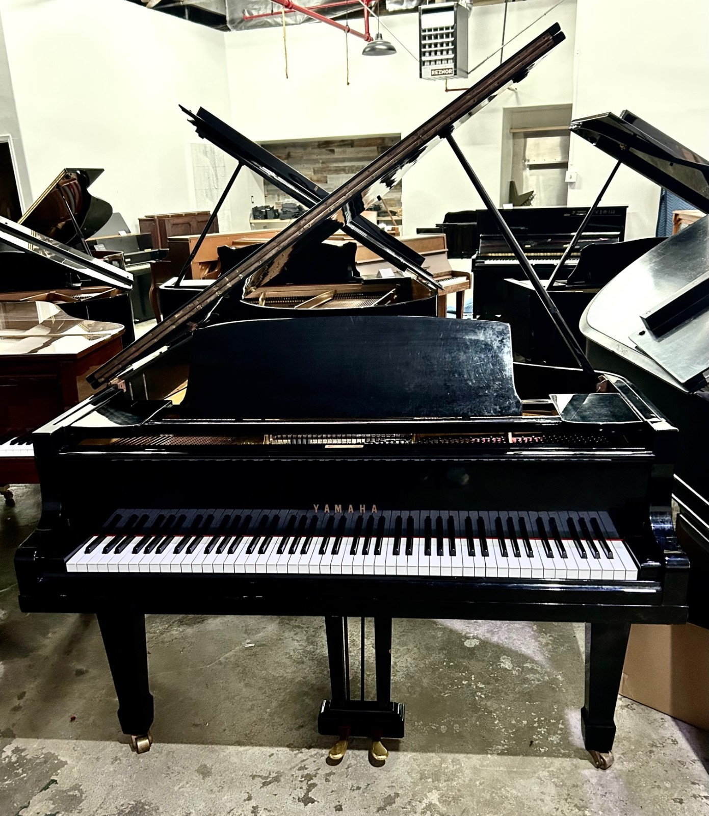 Yamaha NO.G3 Grand Piano 6'1" Polished Ebony