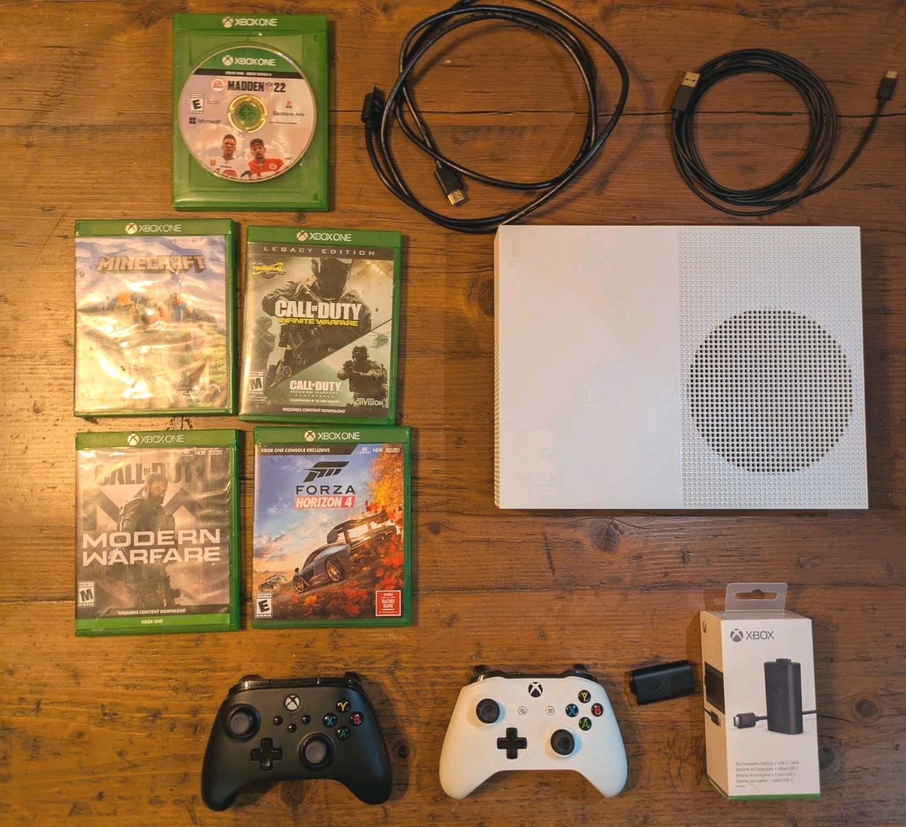 Xbox One S 1t Console Bundle 2 Wireless Controllers Battery USB Cable 5 Games