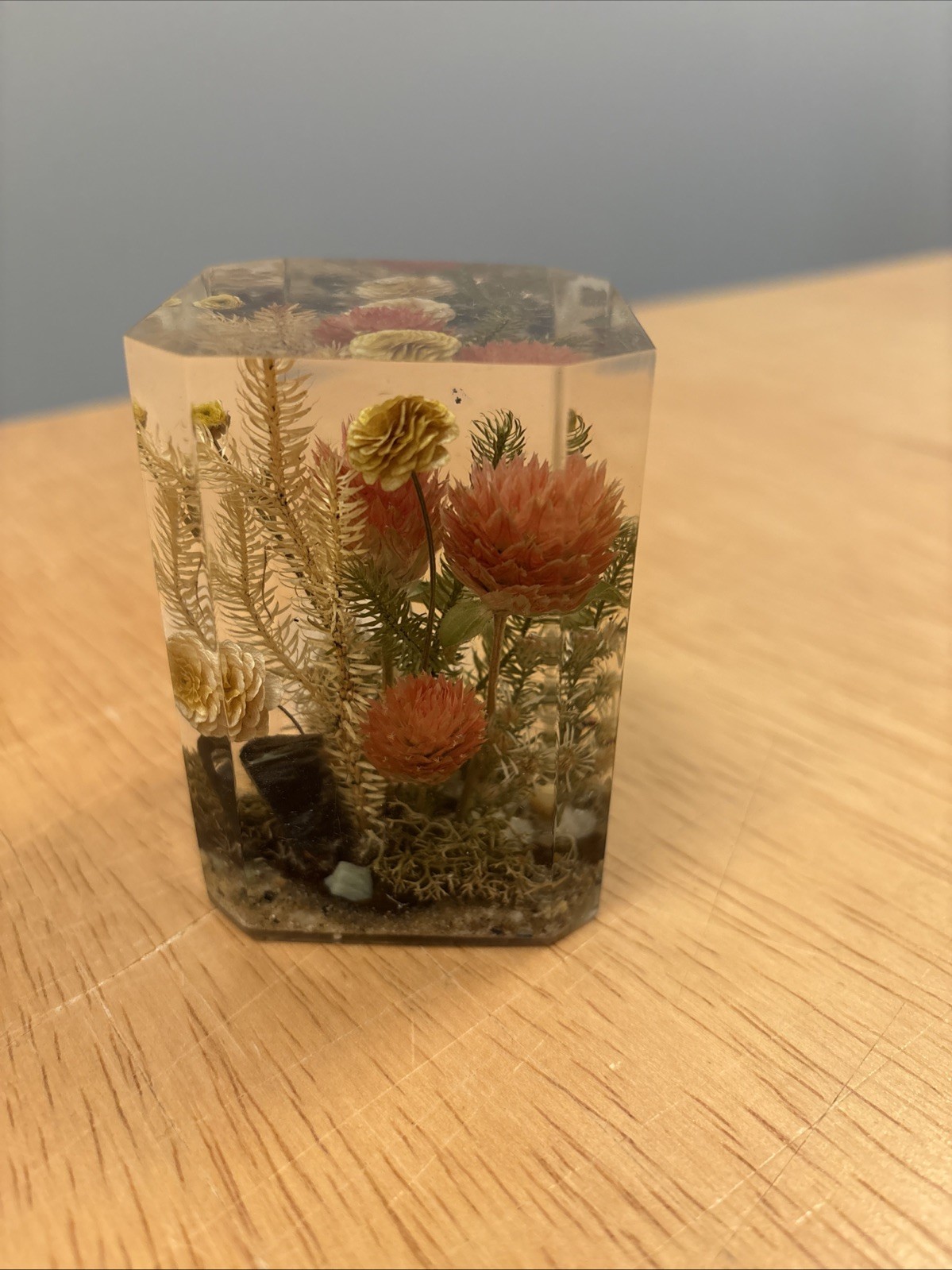 Vintage Dried Flower Resin Square Art Piece - Paperweight