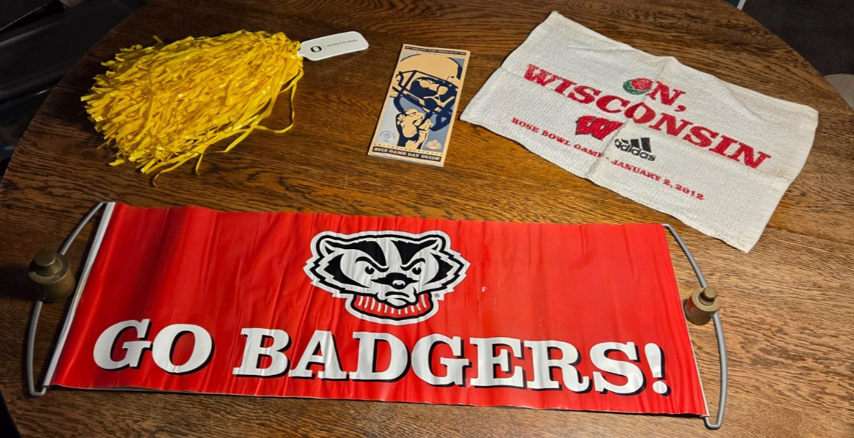 Lot of 2012 Rose Bowl Souvenirs Wisconsin Badgers Oregon Ducks Guide