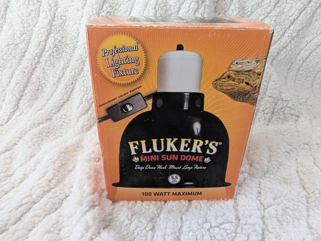 Flukers Mini Sun Dome Deep Flush Mount Lamp 5.5 in 100 Watt Max Turtles Reptiles