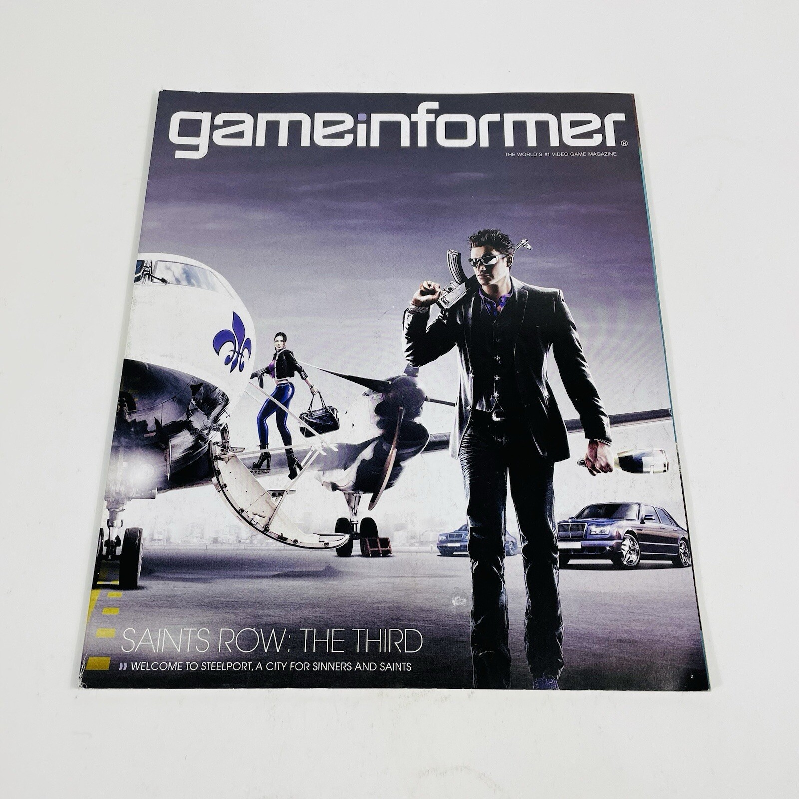 game informer magazine 216 Sept 2011 Saints Row The Third, Rage, Infamous 2