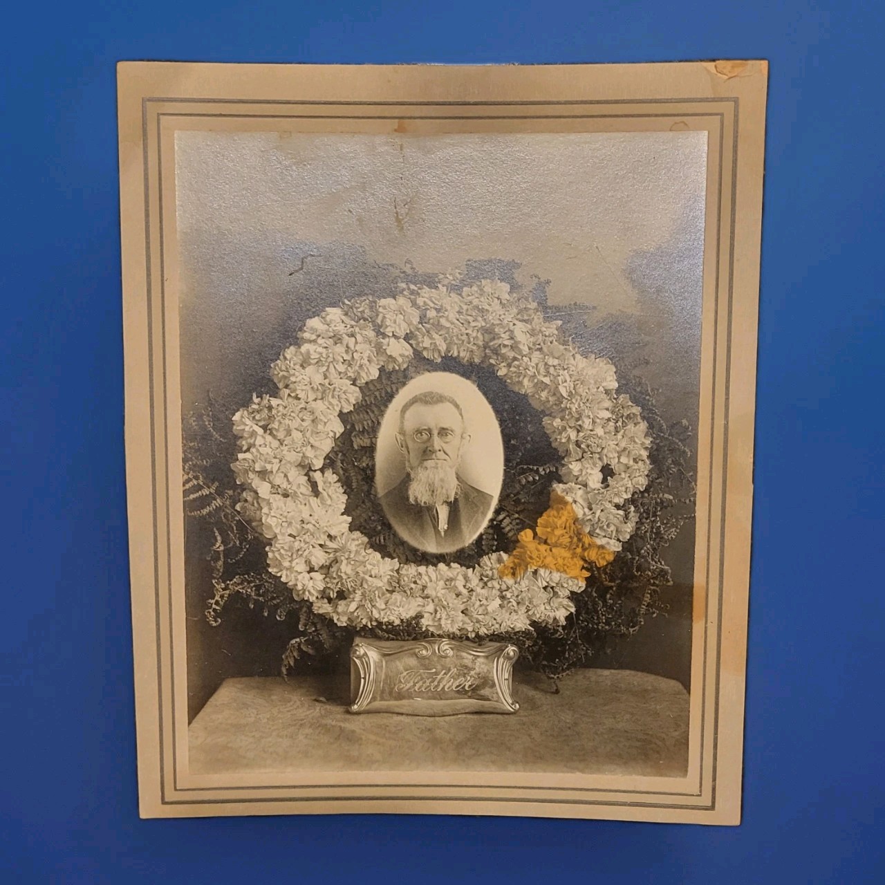 1890s POSTMORTEM MEMORIAL 7"x9" Photo Casket Plate "Father" Wreath & Deceased 