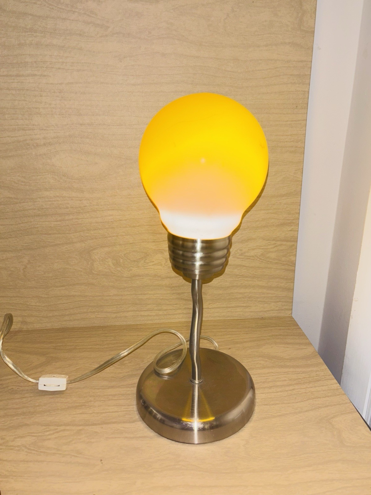 Vintage Postmodern Light Bulb Squiggle Table Lamp Pop Art Y2K yellow