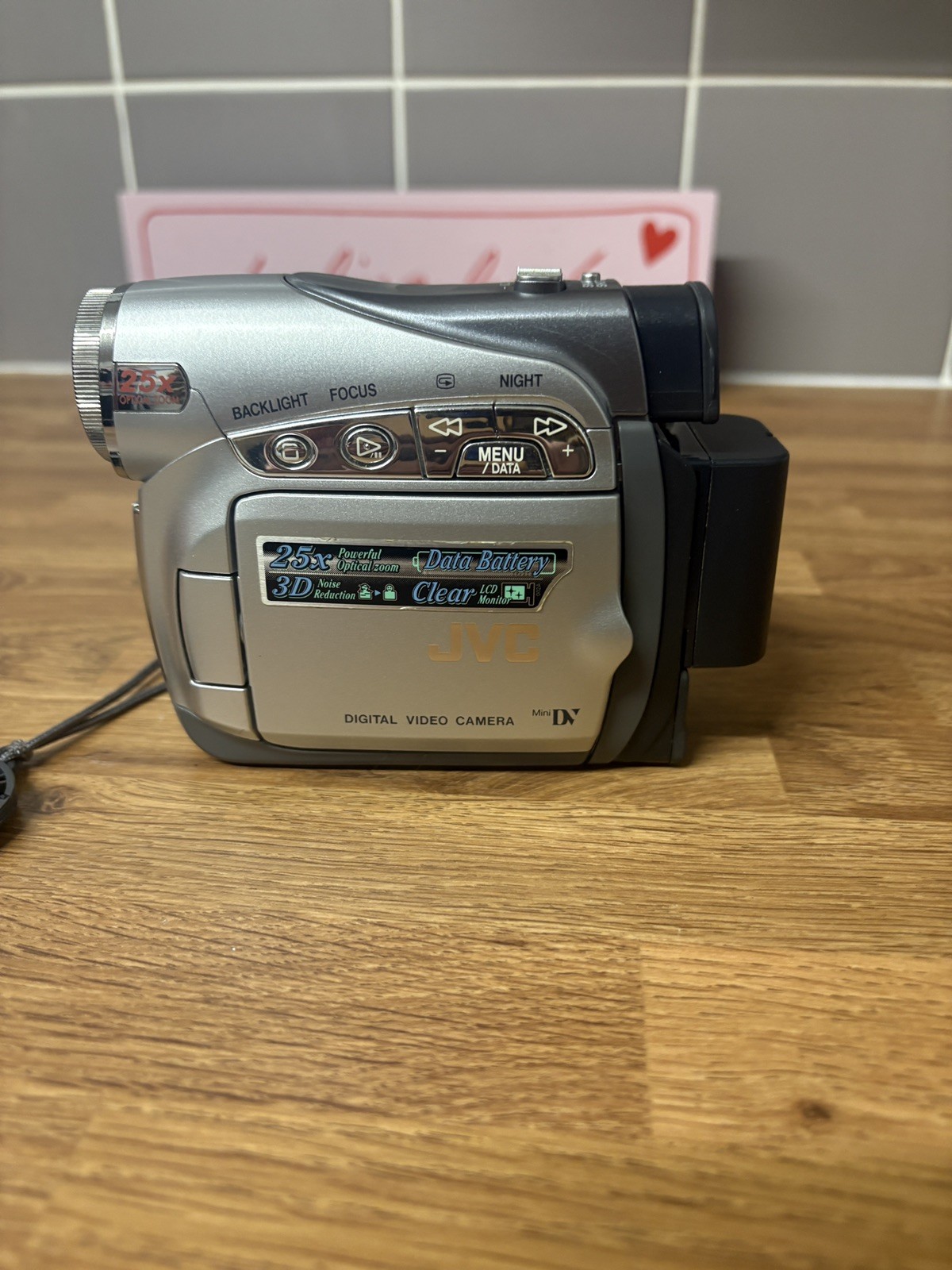 JVC GR-D240 Handheld MiniDV Camcorder Silver 25x Optical Zoom + Charger