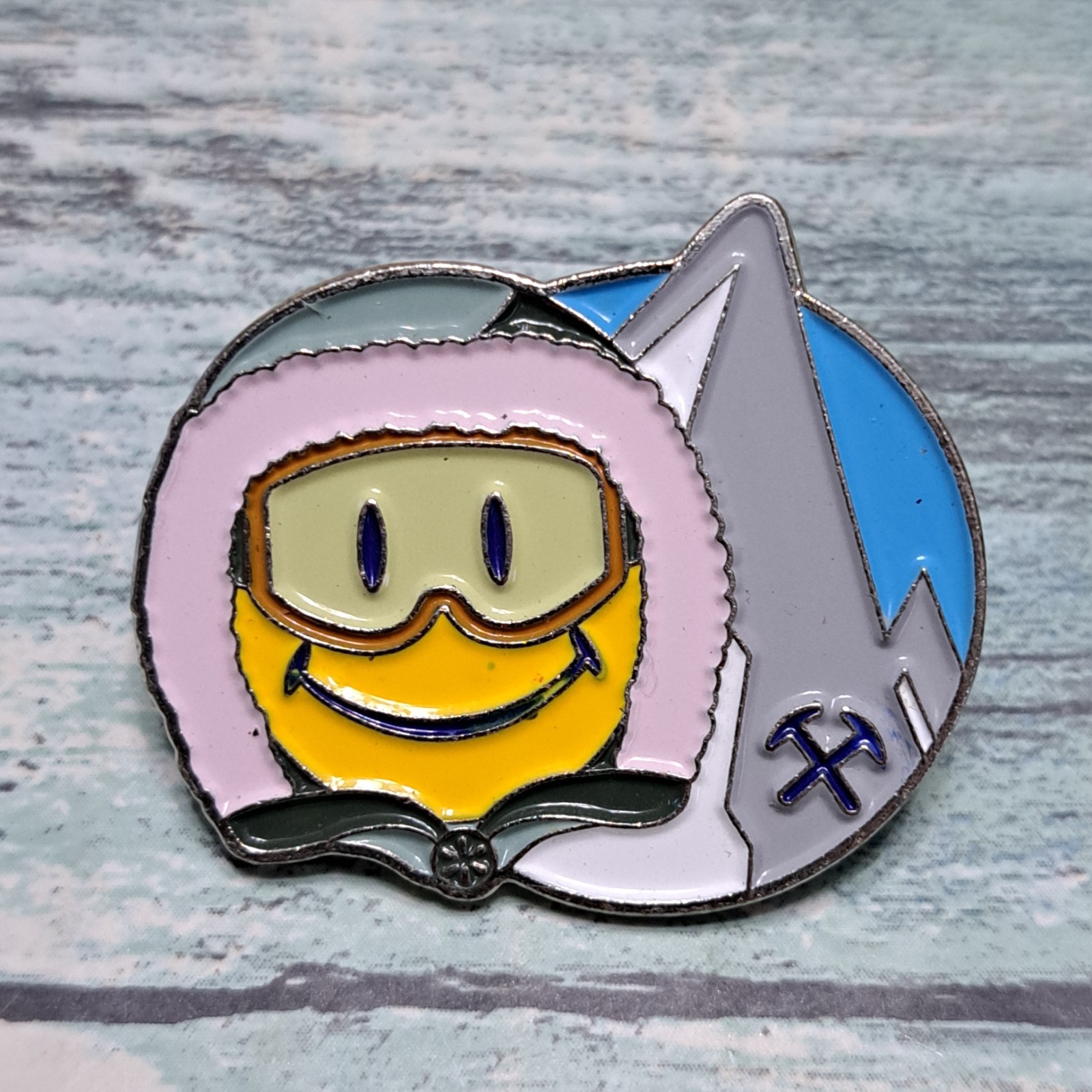 Walmart Associate Employee Pin - Smiley Skier Mountain Climber Winter