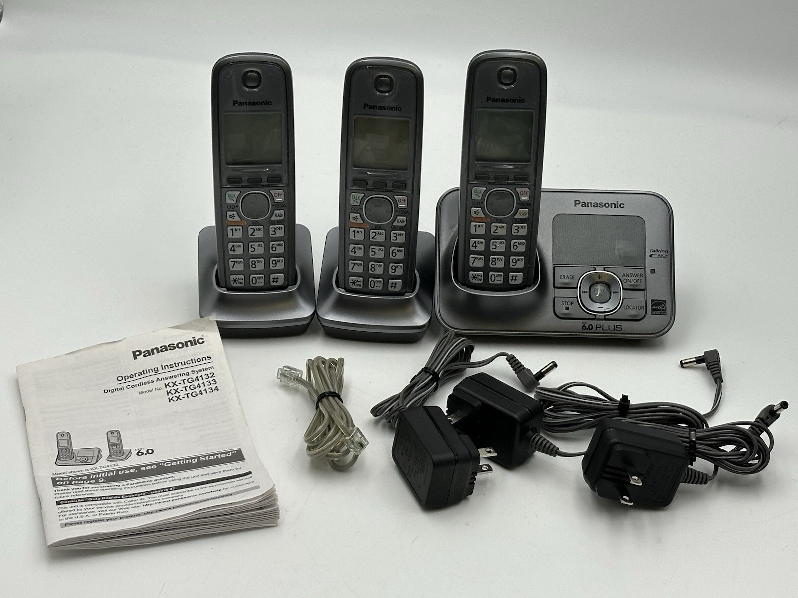 Panasonic KX-TG4132 Cordless Home Phone Answering Machine w/ 3 Handsets