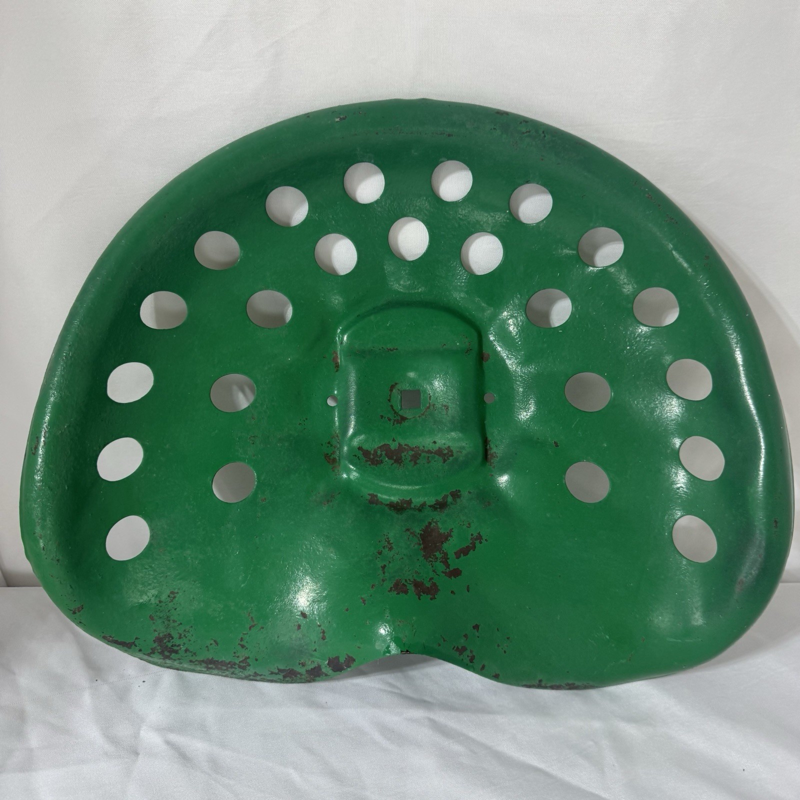 17” Green 23 Hole Metal Tractor Machinery Seat Lawn Garden Decor Seating Project