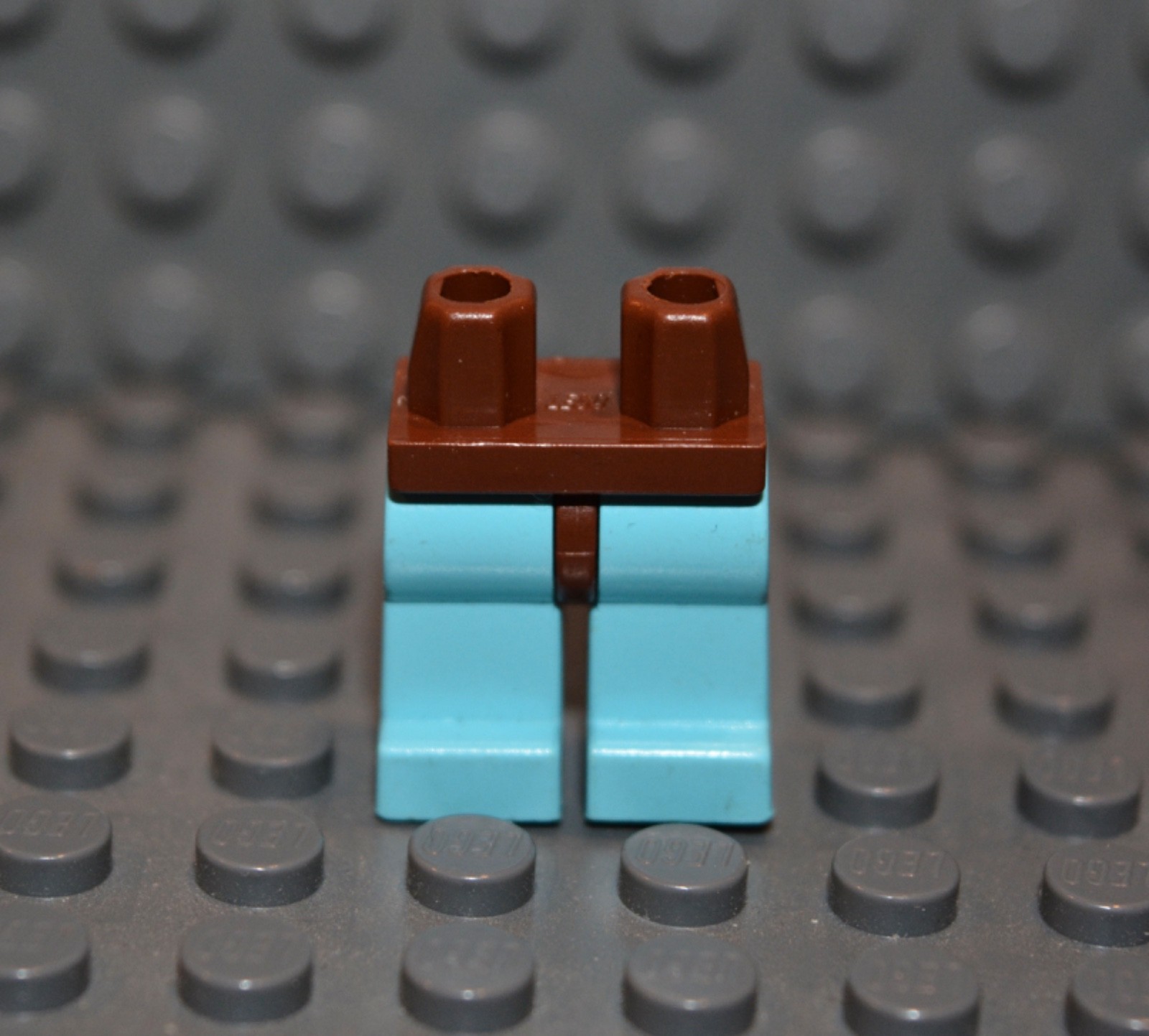 LEGO STAR WARS GREEDO Legs Only  #4501 Mos Eisley Cantina Original 2003