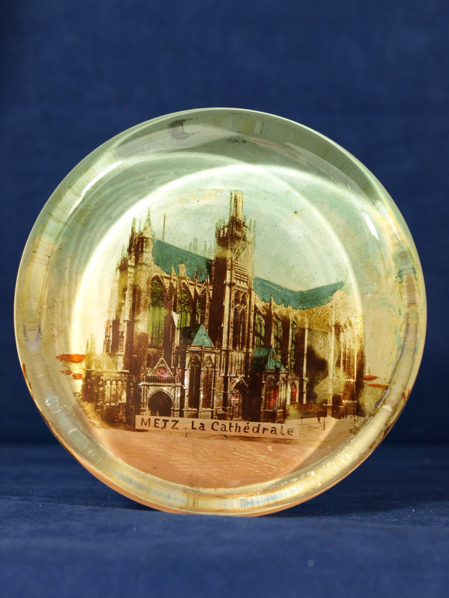 Large Press Paper 19EME Lorraine Cathedral of Metz Paperweight