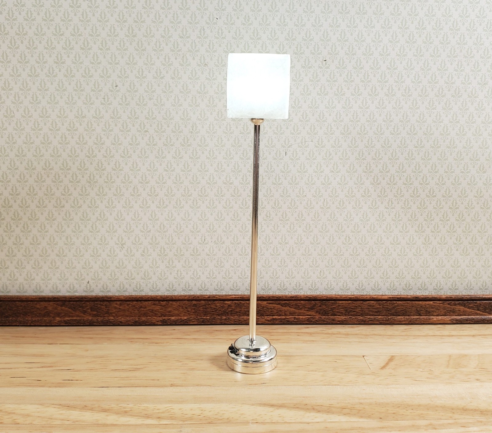 Dollhouse Miniature Battery Light Modern Floor Lamp Silver 1:12 Scale