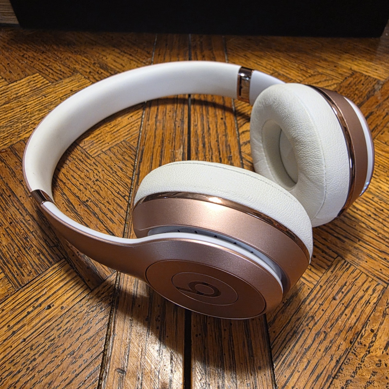 Beats by Dr. Dre Solo 2 Wireless Headband Wireless Headphones - Pink