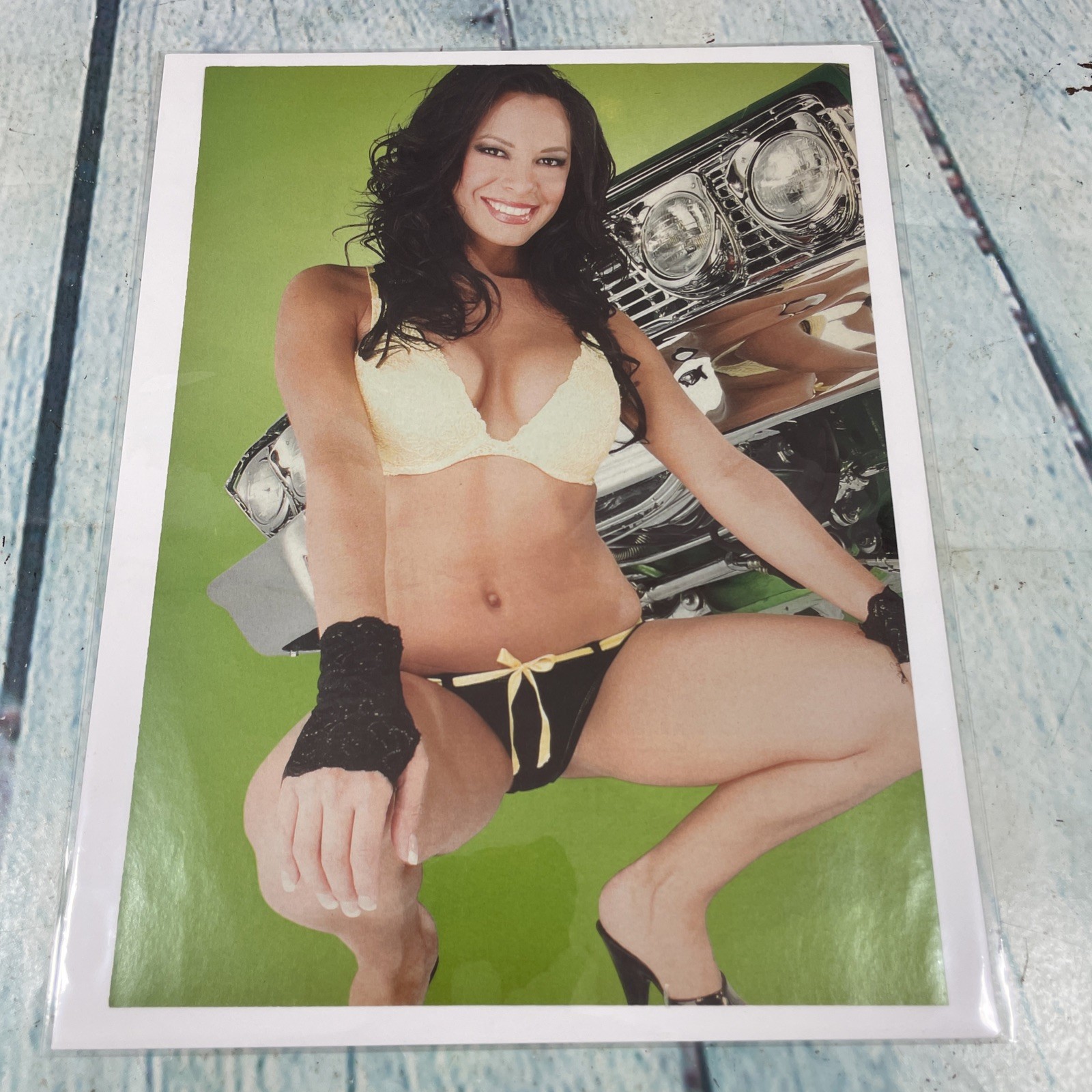 2006 Sexy Lady Legs Heels Hot Body Brunette Print Ad/Poster Pinup Magazine Page