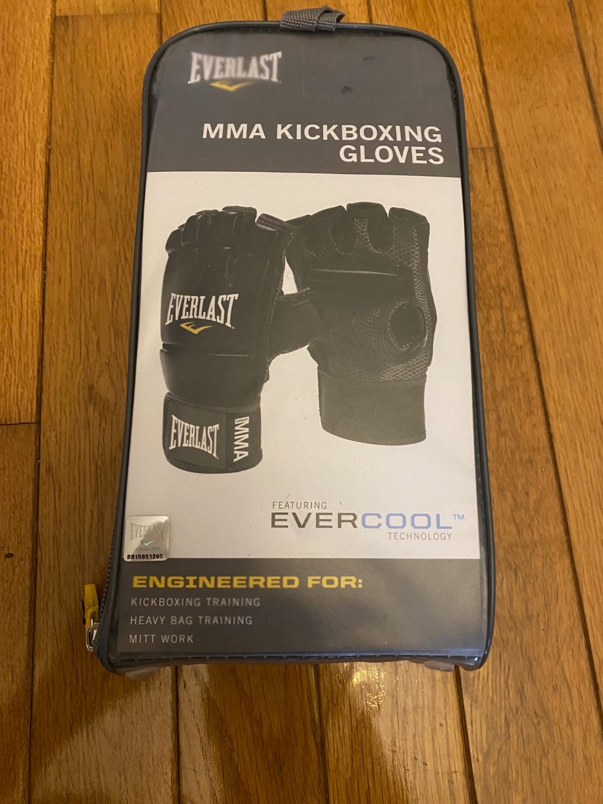 Everlast Evercool MMA Kickboxing Gloves Adult New Open Box Bag Boxing Martial