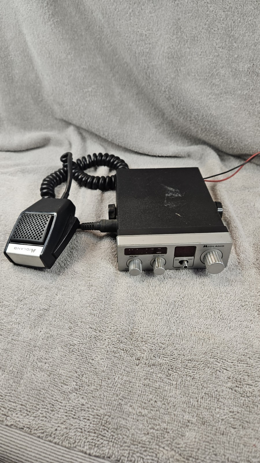 Vtg Midland CB Radio #77-103 Made In 1982,  For Parts Or Repair, PLS SEE PICS 