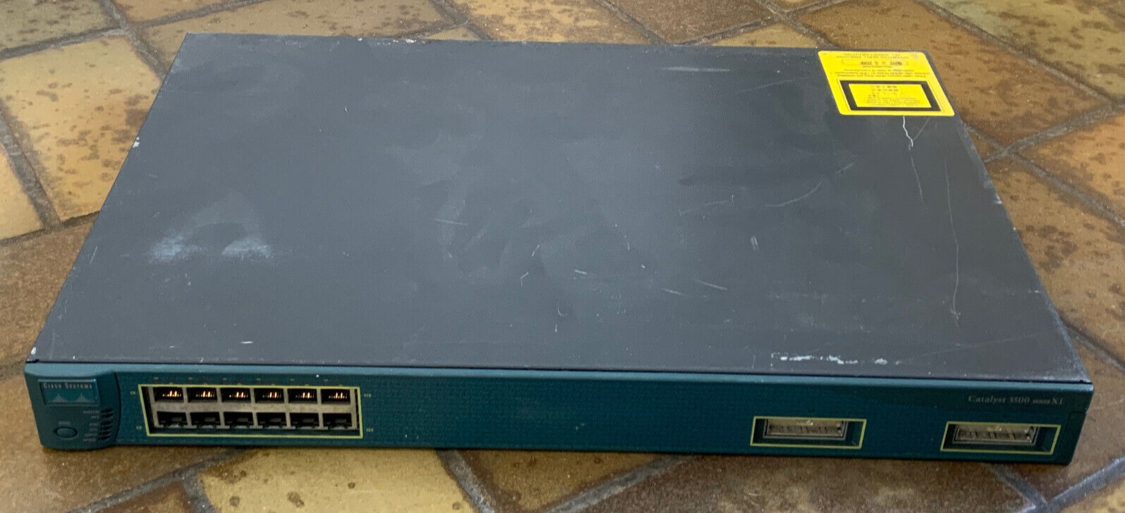 Cisco Catalyst 3512-XL-EN 12 Ports 10/100 BTX + 2 Ports GBIC