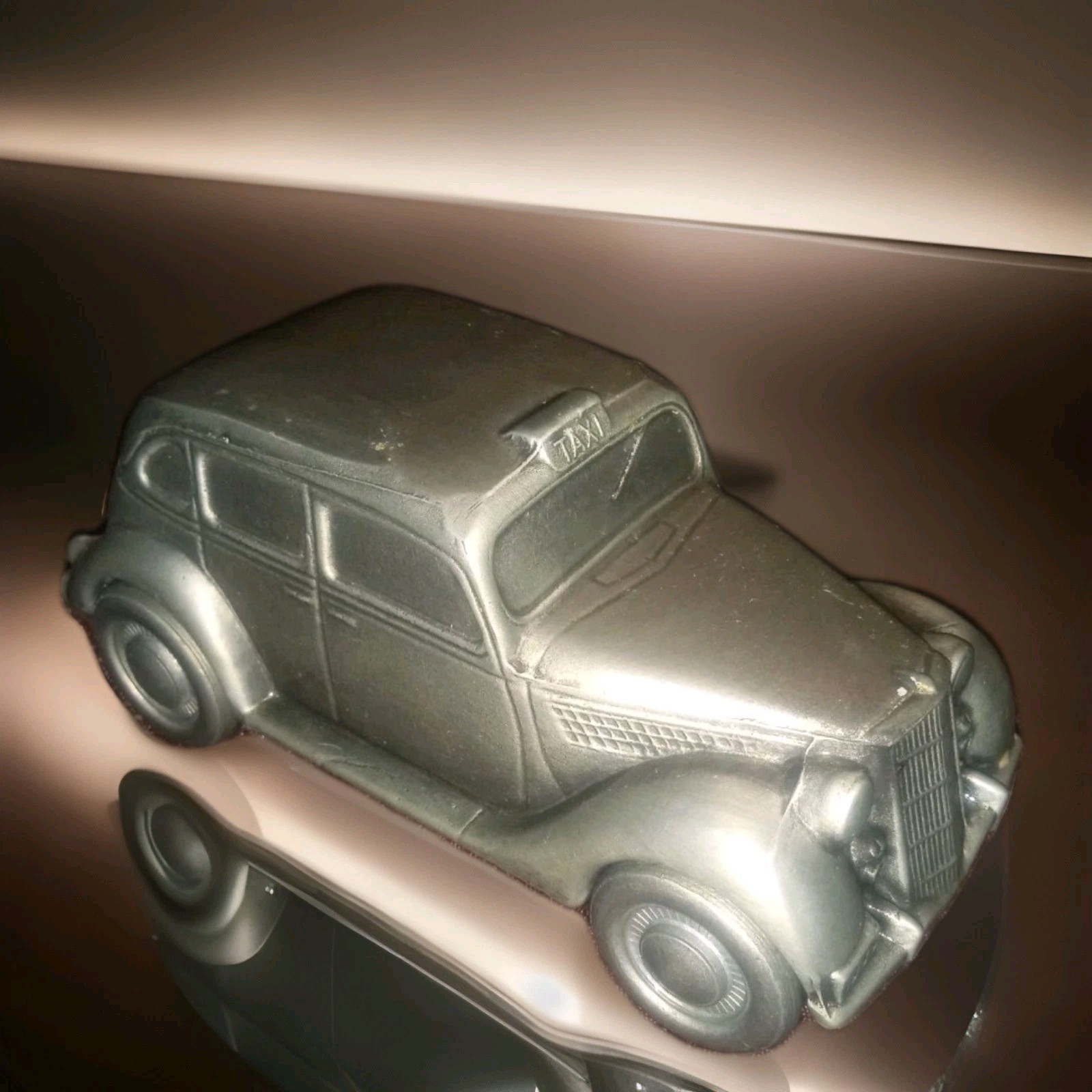 Vintage 1974 Banthrico 1935 Ford TAXI Coin Bank - Heavy Die-Cast Metal - Rolling