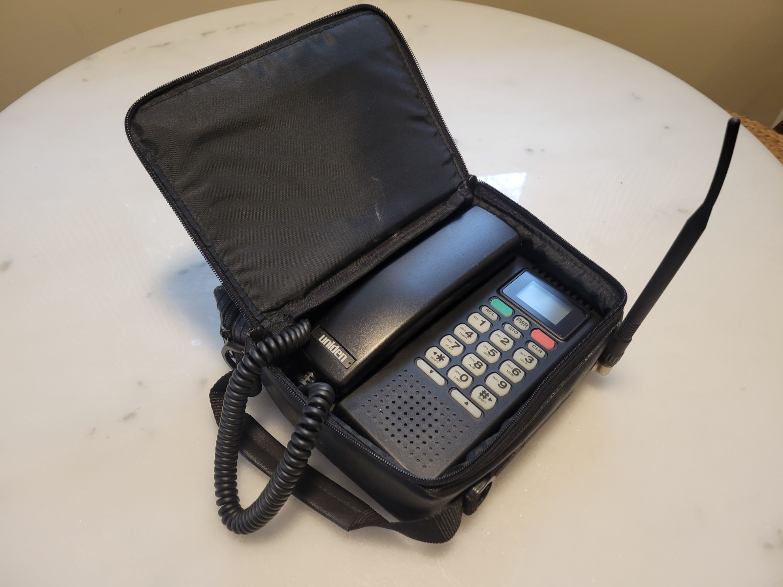 VINTAGE UNIDEN CELLULAR TELEPHONE (CP1700) with Carrying Case Powers Up As Is