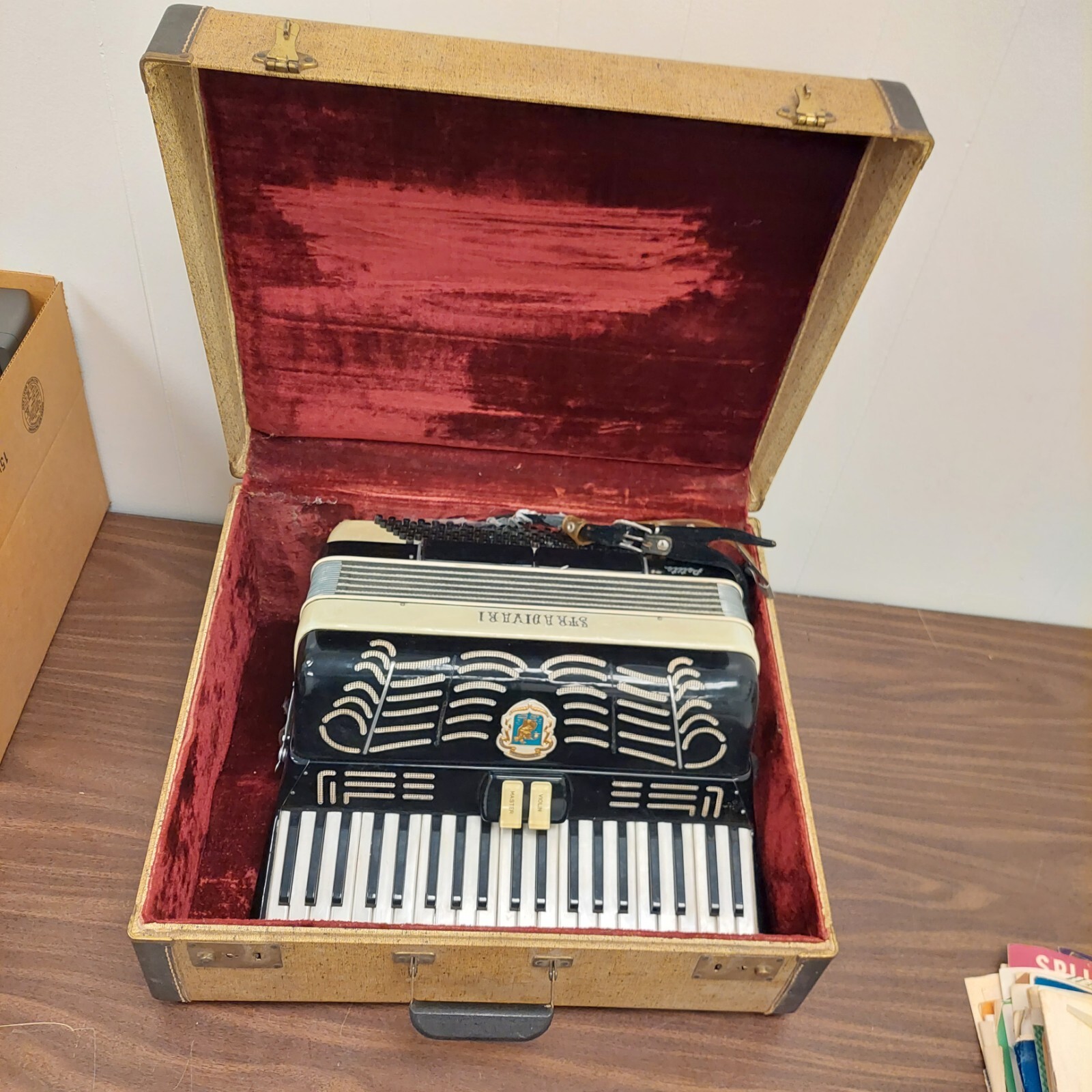 Stradivari Accordion Petite Vintage With Case Rare MOP Gorgeous Works AS/IS